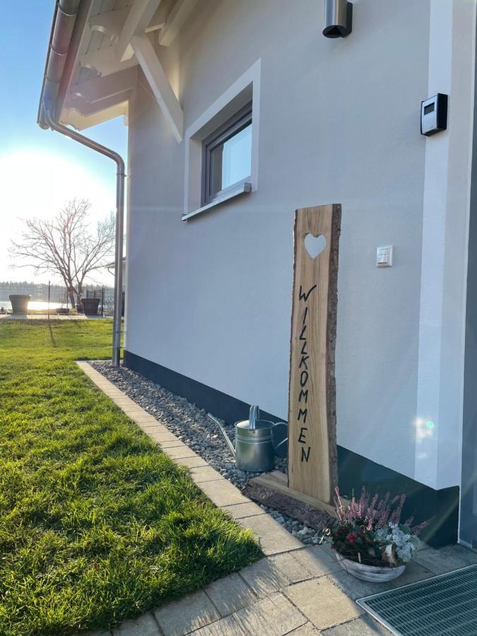 5 Sterne-Ferienhaus Eisvogel Am See Mit Sauna Und Kamin Krakow am See Exterior foto