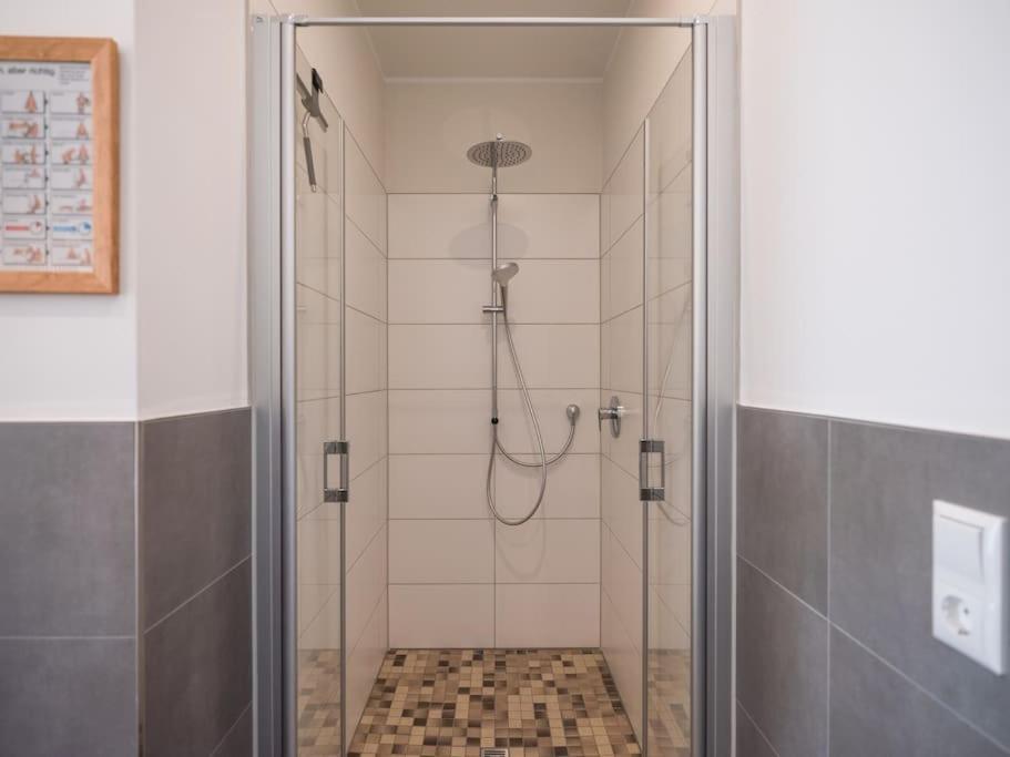 5 Sterne-Ferienhaus Eisvogel Am See Mit Sauna Und Kamin Krakow am See Exterior foto