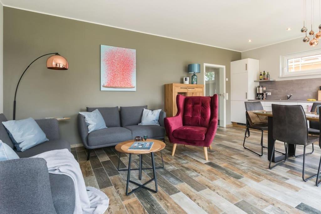 5 Sterne-Ferienhaus Eisvogel Am See Mit Sauna Und Kamin Krakow am See Exterior foto